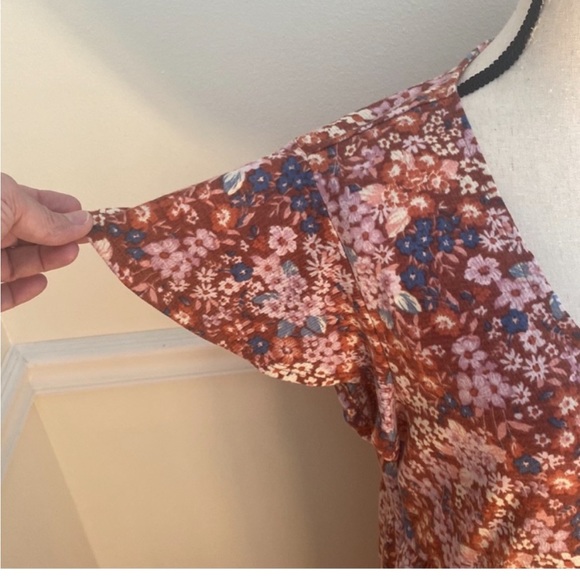 Steve Madden “burnt coral” floral V-neck Dress Size Medium. NWT - Picture 6 of 9